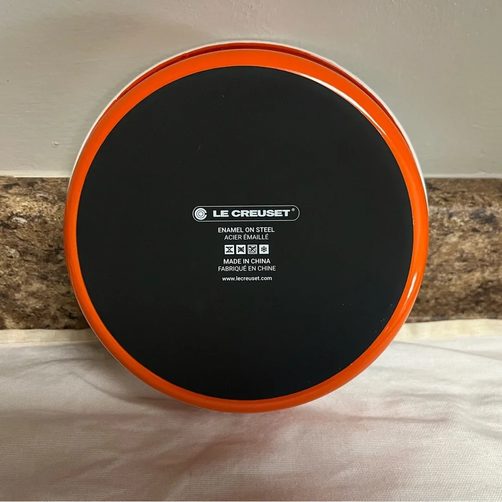 Le Creuset Dog Bowl